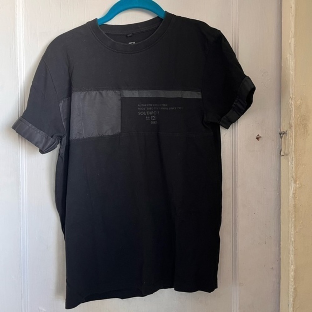 South Pole Men’s Black Tee Size Small